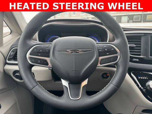 Used 2023 Chrysler Voyager LX image 21