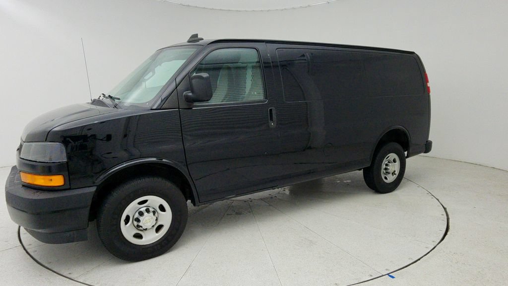 Used 2021 Chevrolet Express 2500 w/ Driver Convenience Package RWD image 4