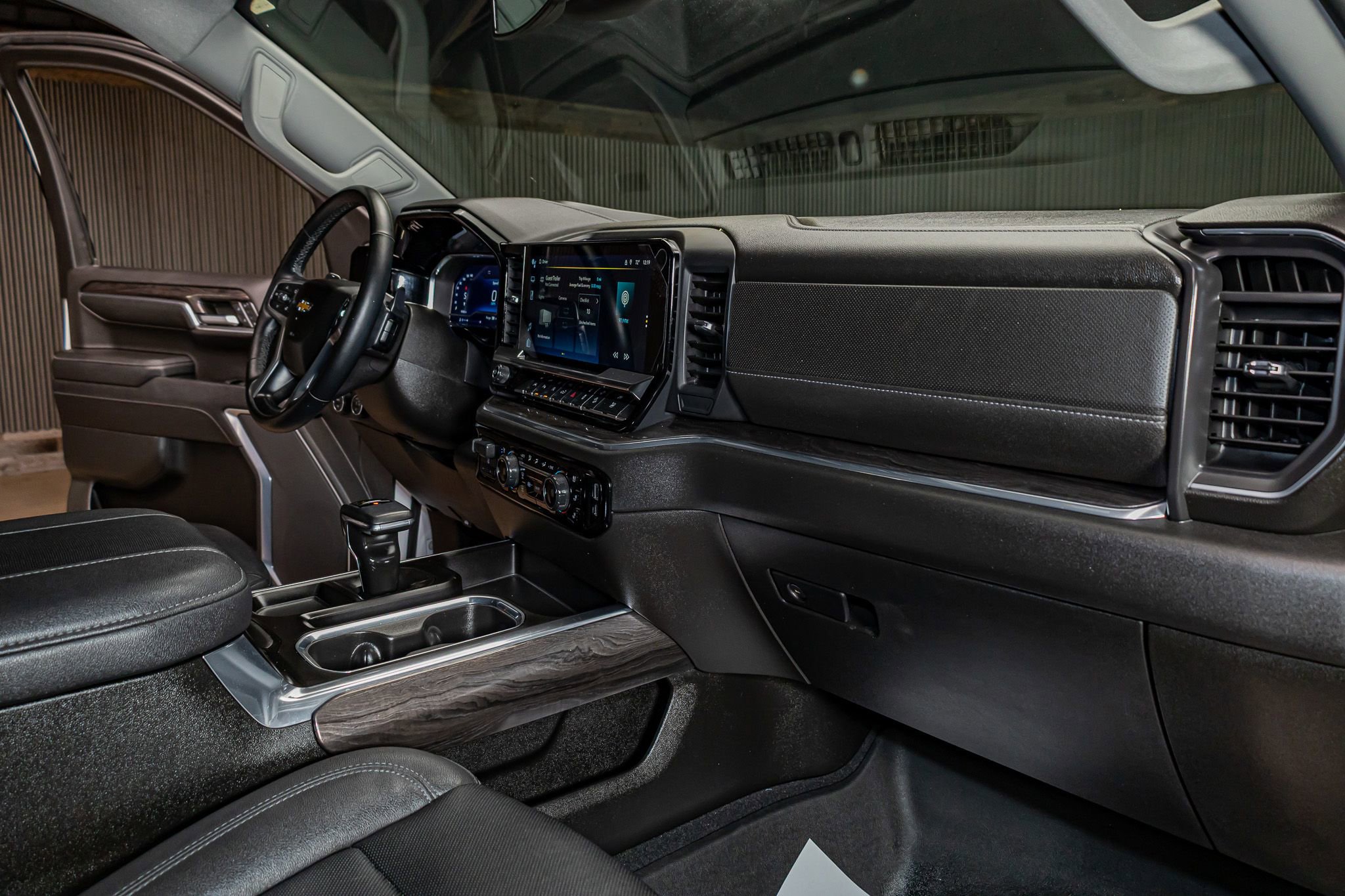 Used 2023 Chevrolet Silverado 1500 LTZ image 20