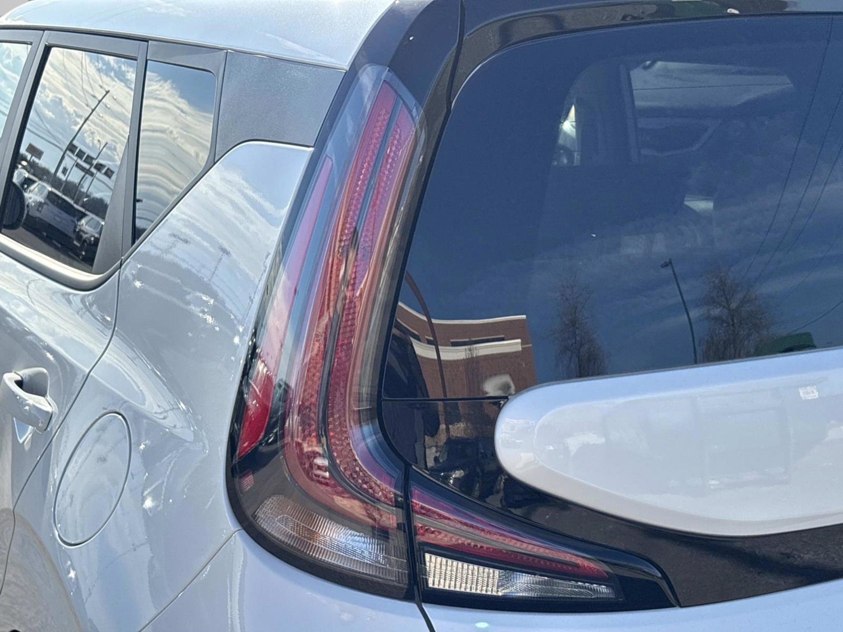 New 2025 Kia Soul LX w/ LX Technology Package image 11