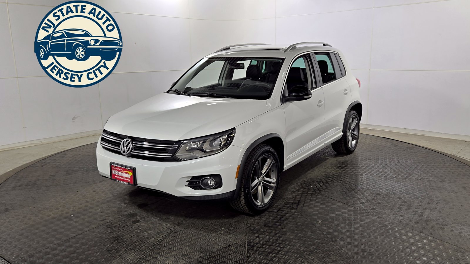 Used 2017 Volkswagen Tiguan Sport AWD/4WD image 3