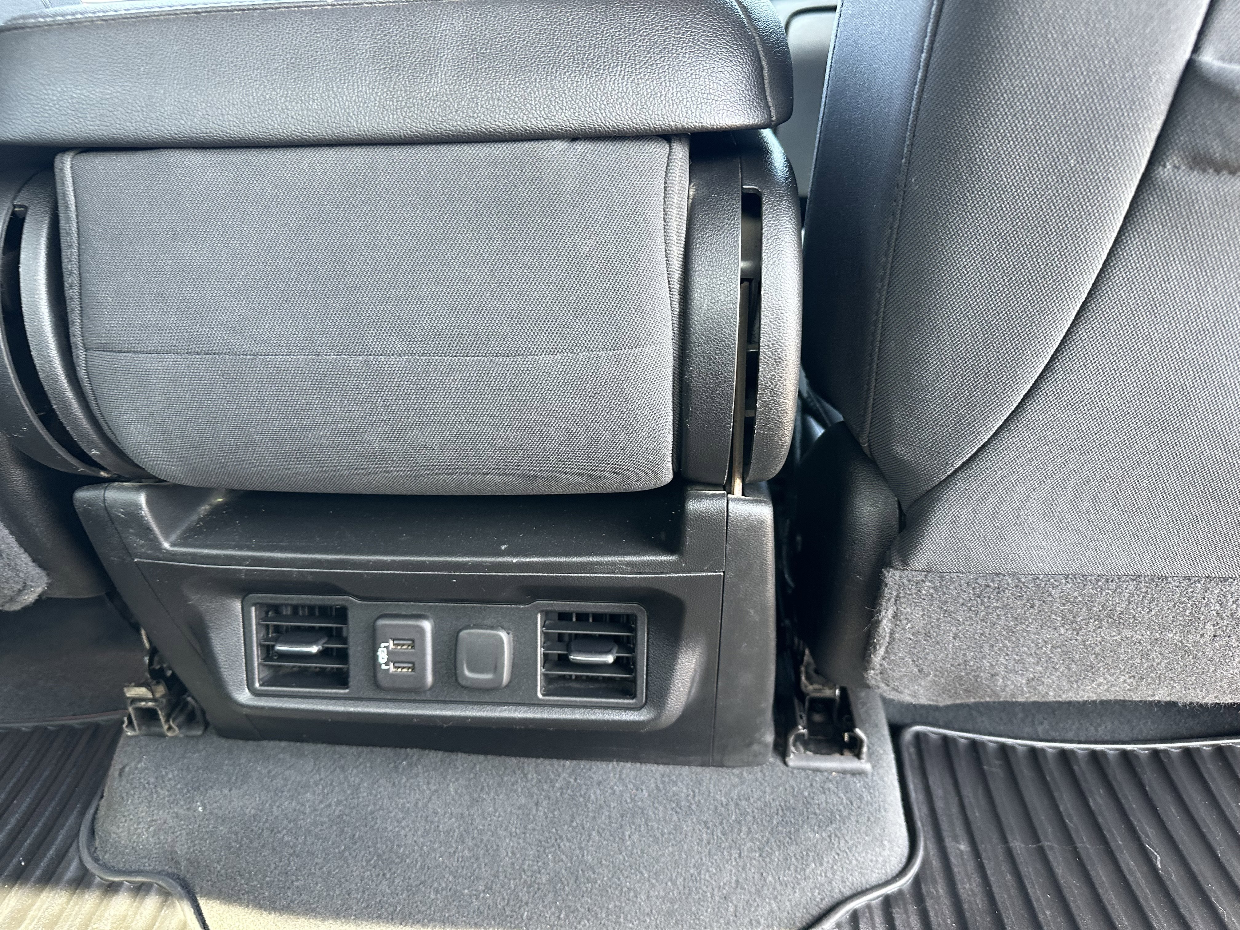 Used 2021 Chevrolet Silverado 1500 LT AWD/4WD image 28