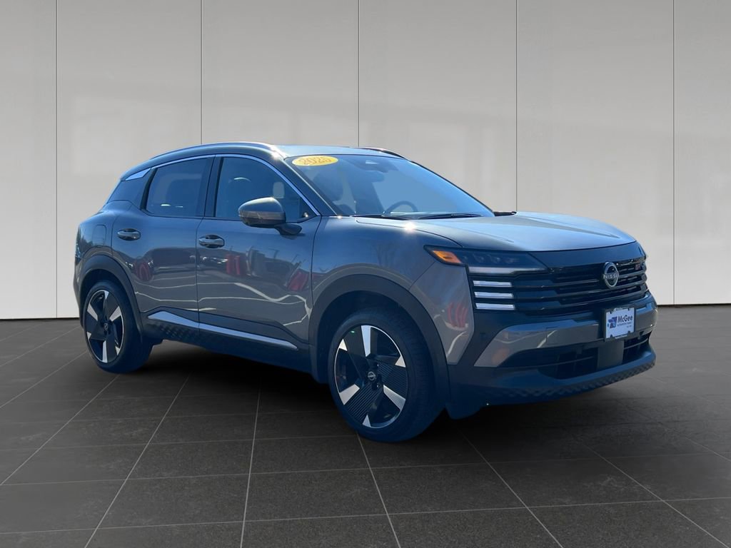 Used 2025 Nissan Kicks SR w/ SR Premium Package image 7