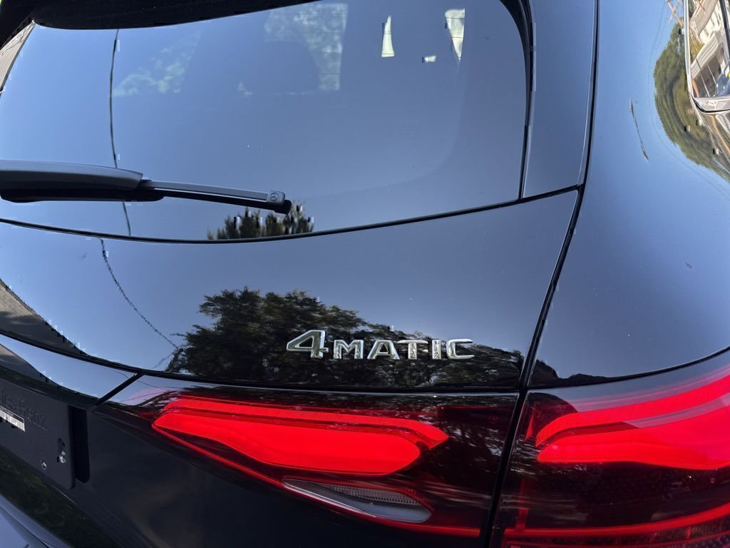 Used 2026 Mercedes-Benz GLC 350e 4MATIC image 12