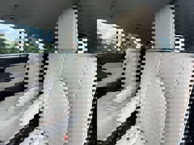 Used 2022 Toyota Highlander XLE image 16