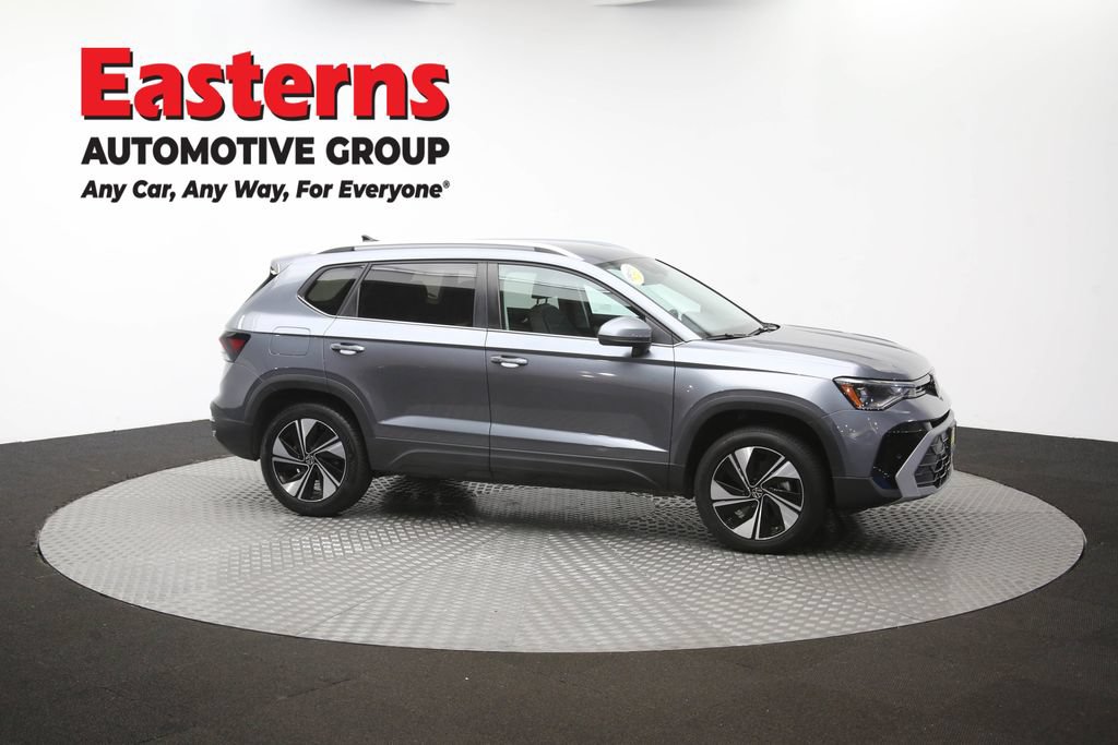 Used 2025 Volkswagen Taos SE AWD/4WD image 45