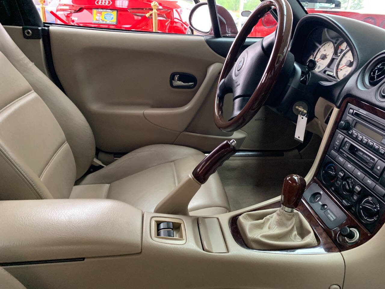 Used 2000 MAZDA MX-5 Miata image 19