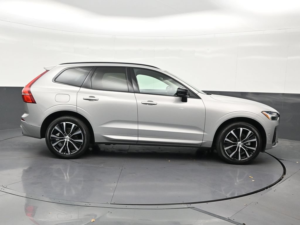 Certified 2024 Volvo XC60 B5 Plus AWD/4WD image 7
