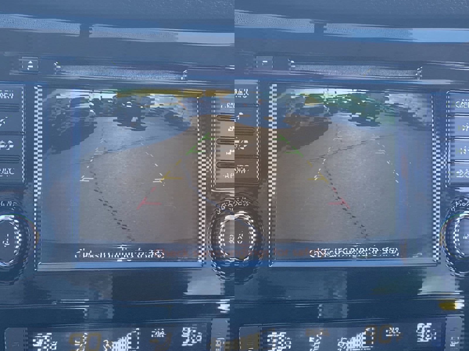 Used 2018 Nissan Rogue SV image 29