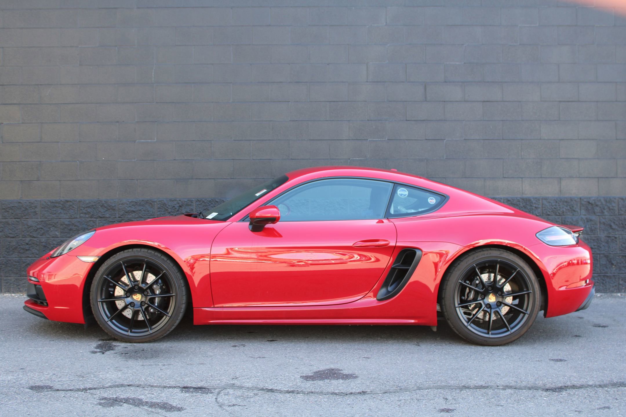 Used 2023 Porsche 718 Cayman GT4 image 2