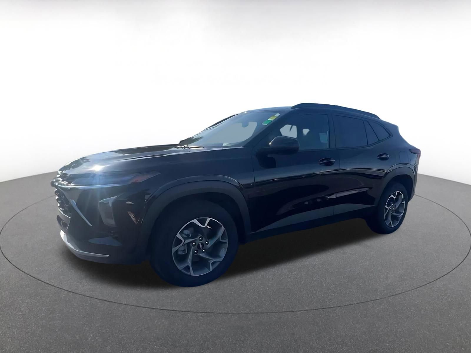 Used 2025 Chevrolet Trax LT image 8