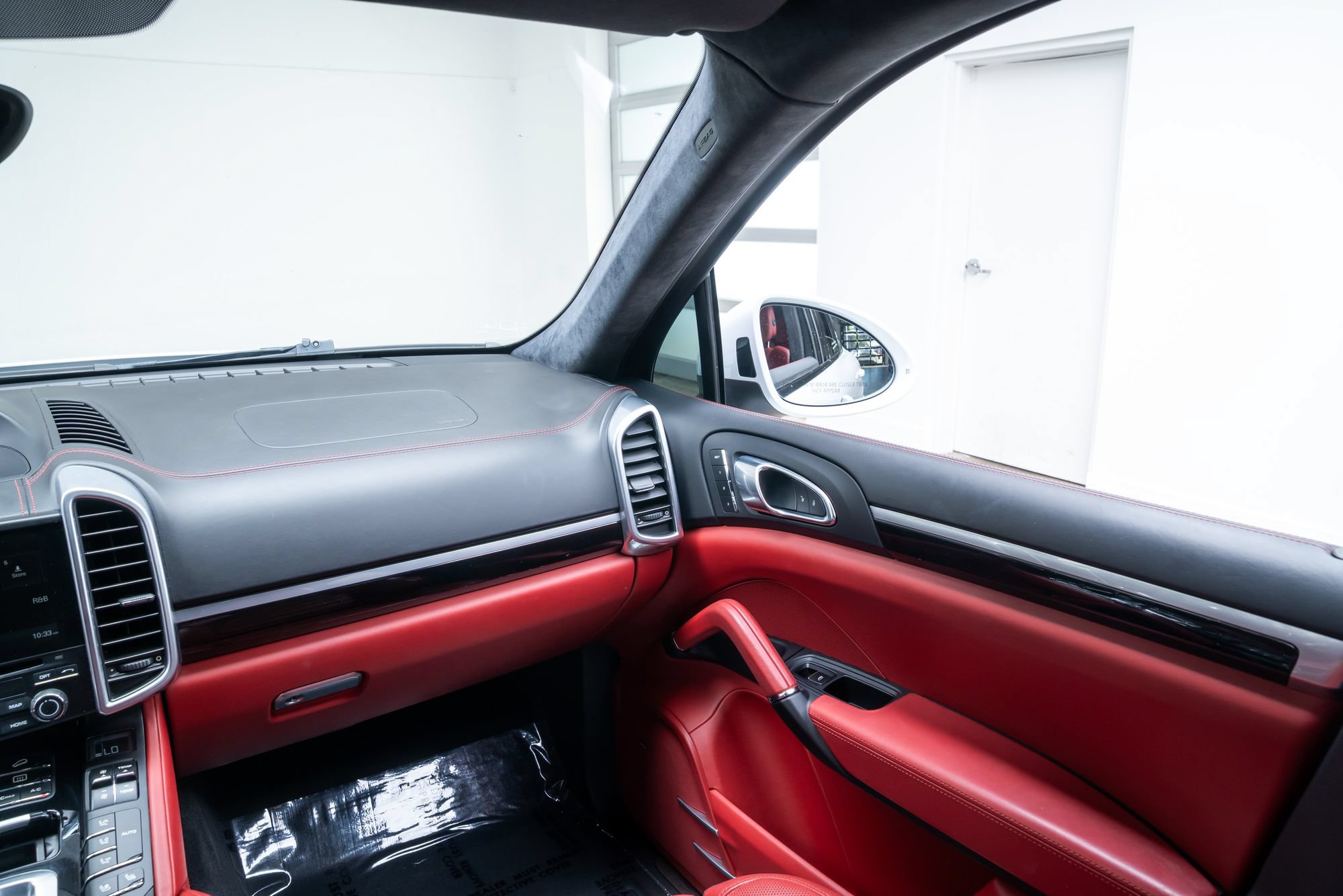 Used 2018 Porsche Cayenne GTS AWD/4WD image 9