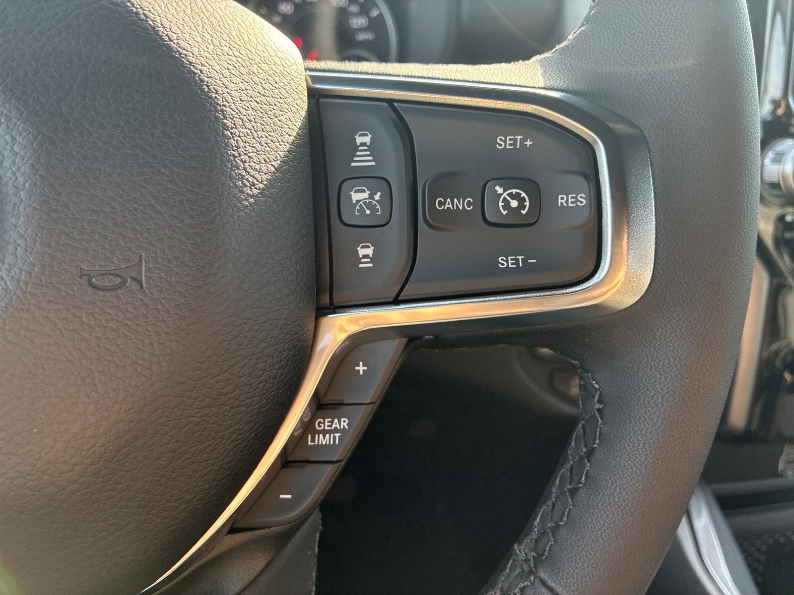 New 2027 RAM 1500 Laramie AWD/4WD image 15