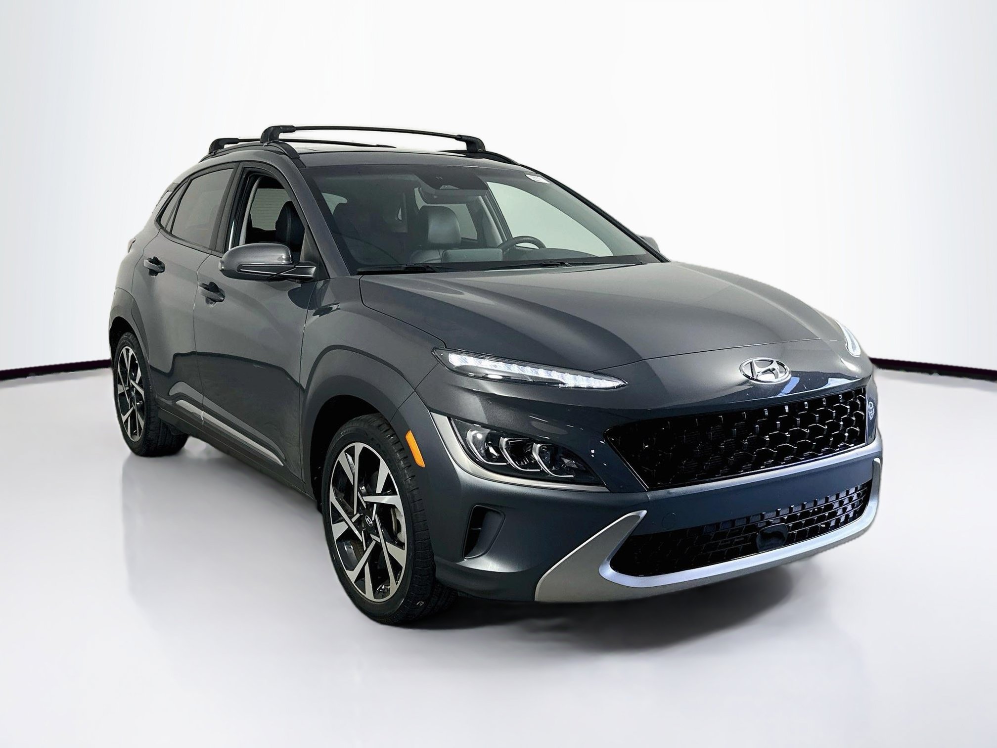 Used 2023 Hyundai Kona Limited FWD image 3