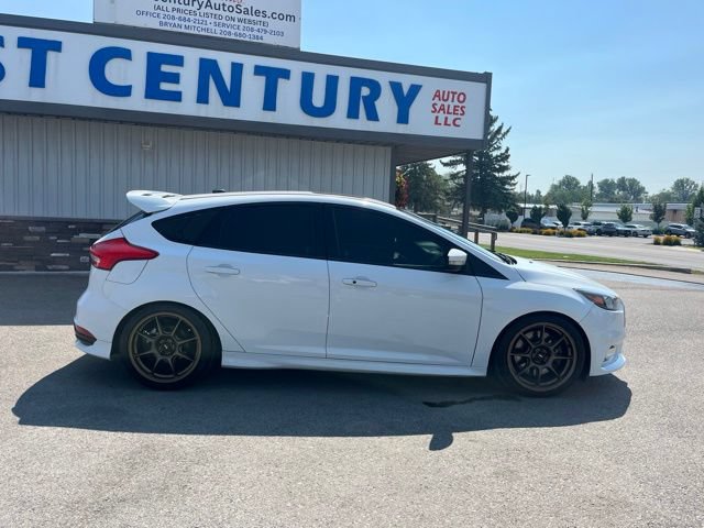 Used 2016 Ford Focus ST FWD image 18