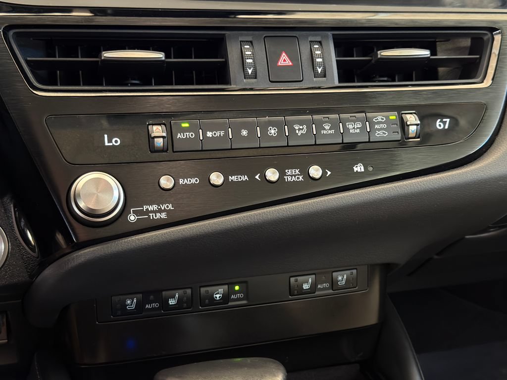 Certified 2023 Lexus ES 300h w/ Premium Package FWD image 20