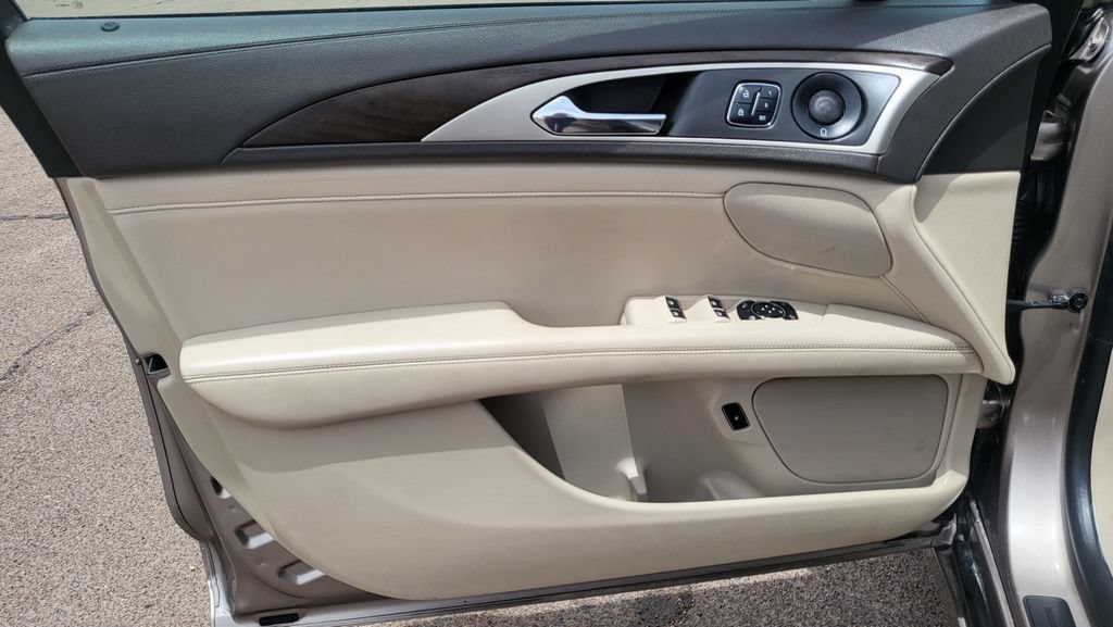 Used 2018 Lincoln MKZ Reserve w/ Climate Package FWD image 25