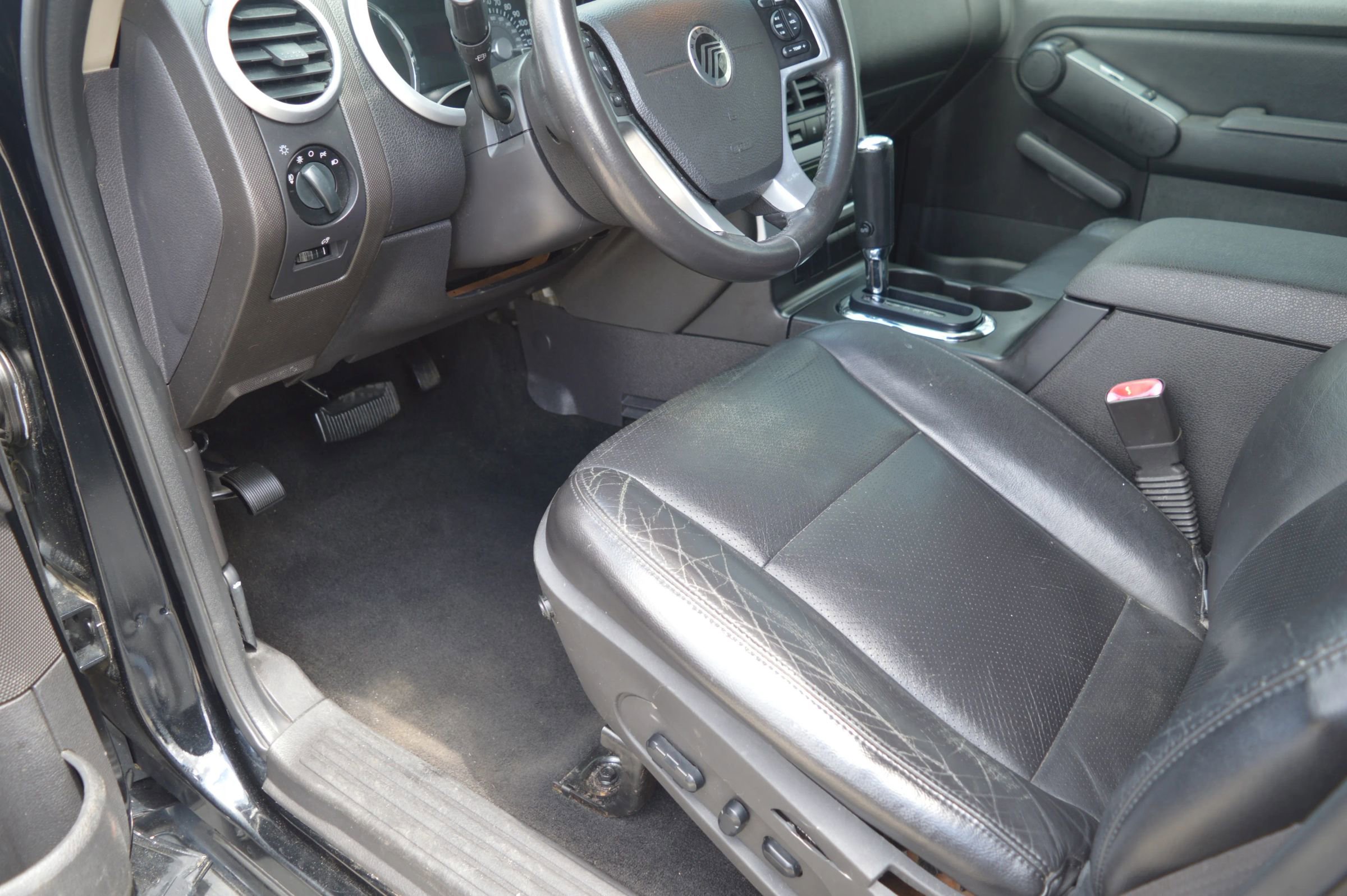 Used 2007 Mercury Mountaineer AWD image 11