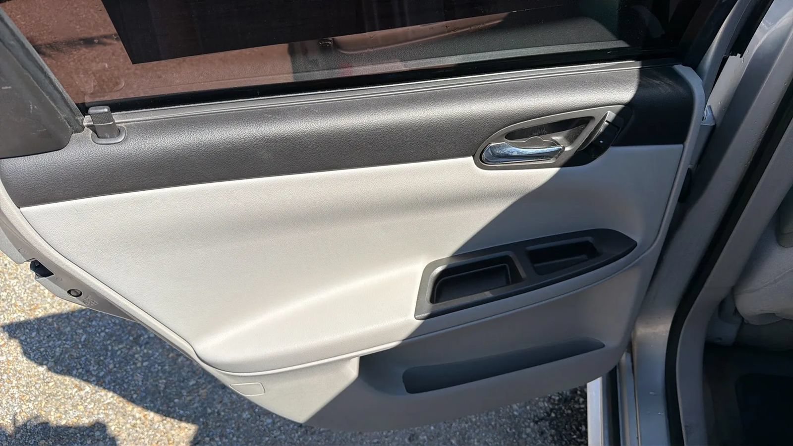 Used 2011 Chevrolet Impala LT FWD image 26