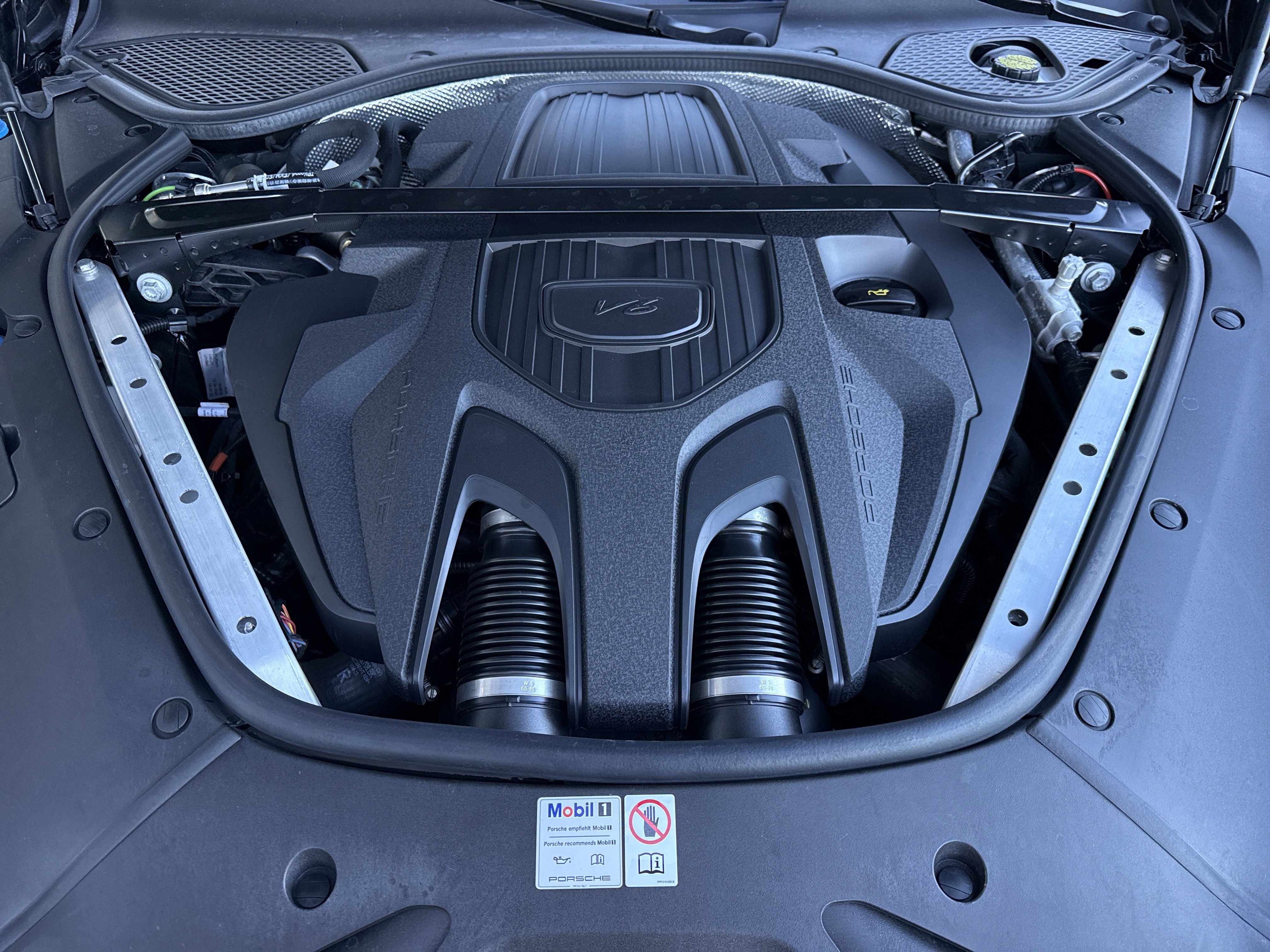 Used 2024 Porsche Panamera 4 image 17