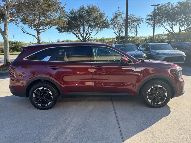 Used 2025 Kia Sorento S w/ Panoramic Sunroof Package image 7