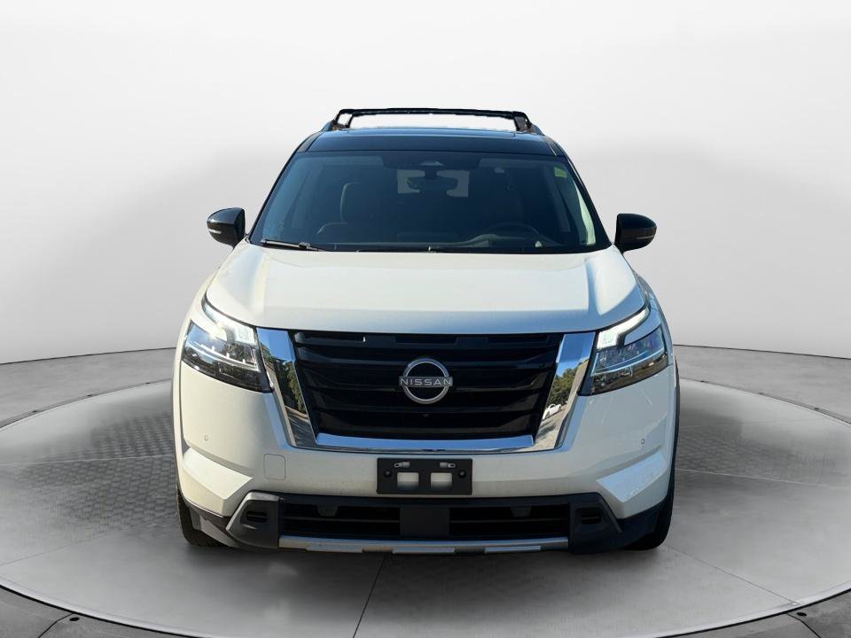 Used 2024 Nissan Pathfinder Platinum w/ Cargo Package AWD/4WD image 2
