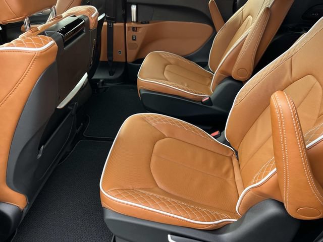 New 2026 Chrysler Pacifica Pinnacle AWD/4WD image 17