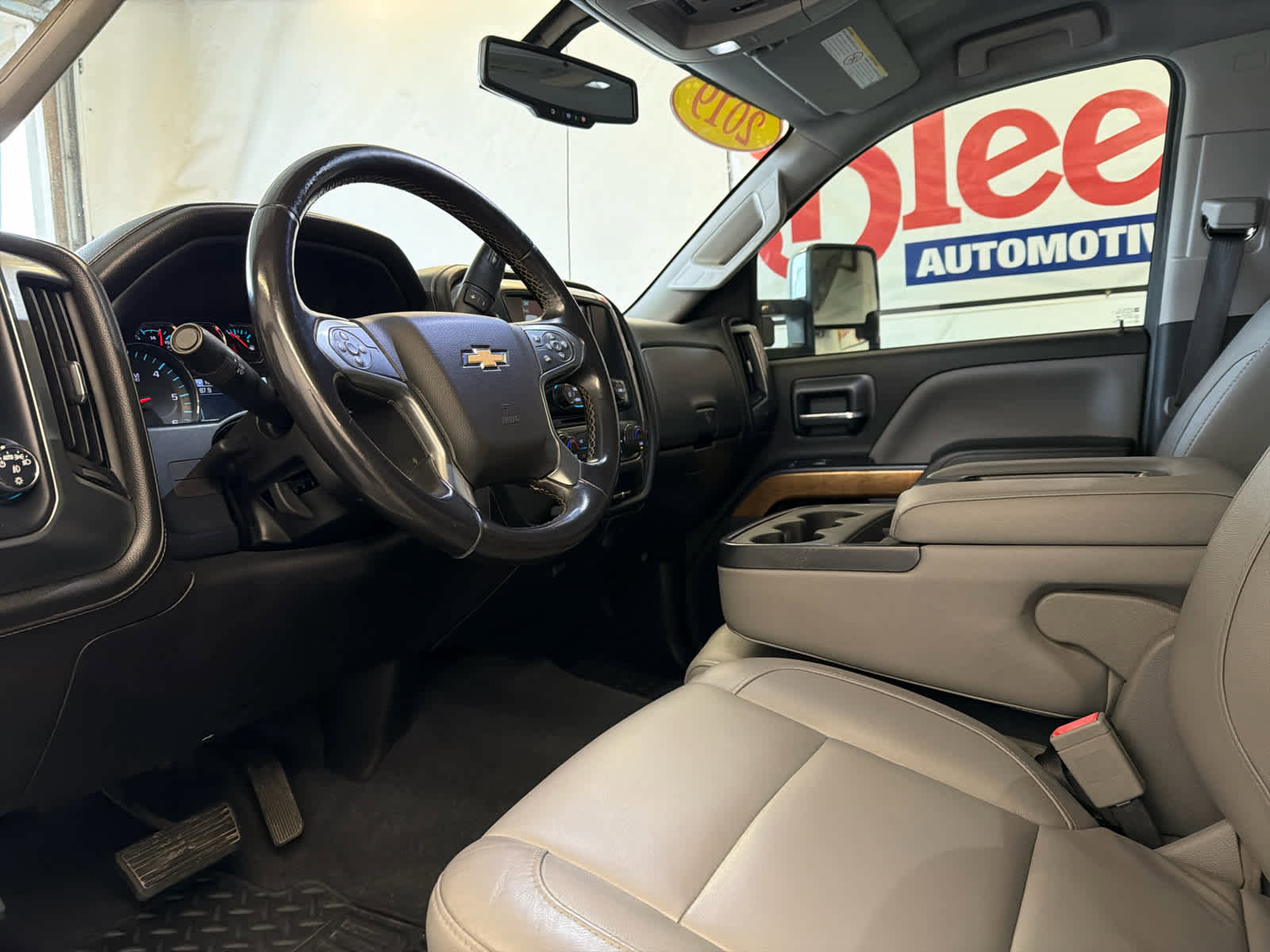 Used 2019 Chevrolet Silverado 2500 LTZ AWD/4WD image 14