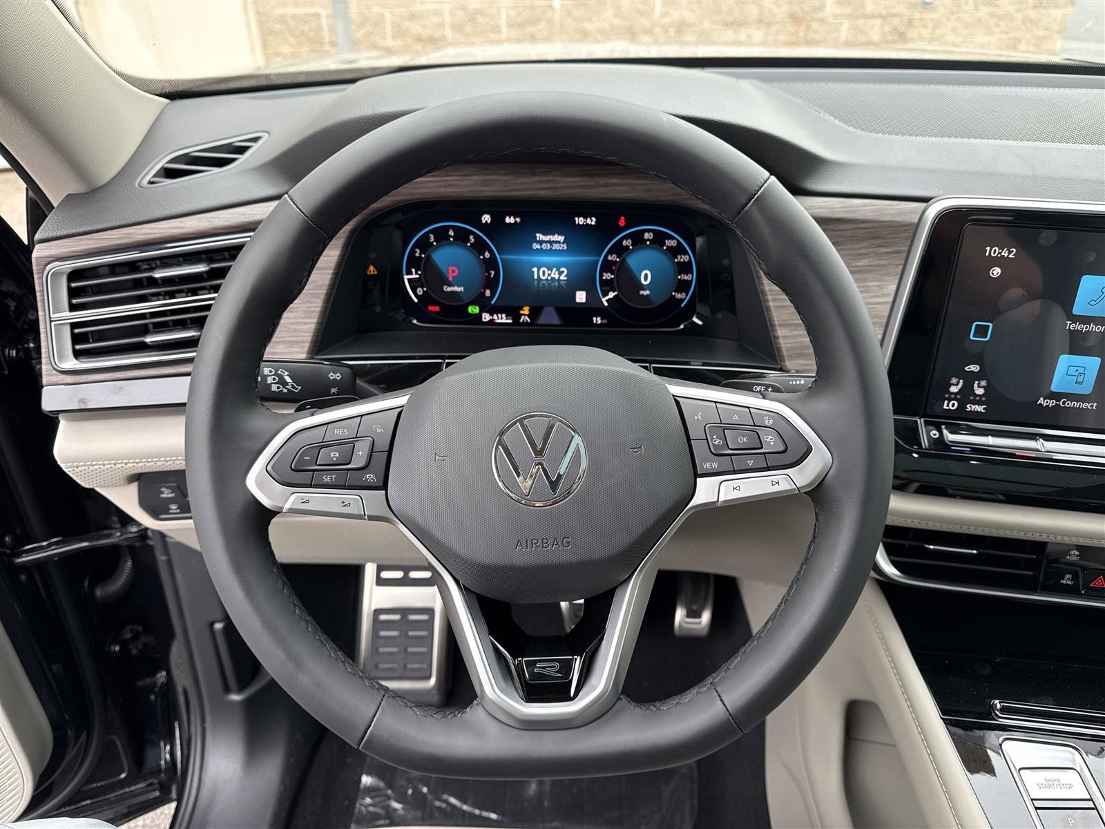 New 2025 Volkswagen Atlas SEL Premium R-Line image 17
