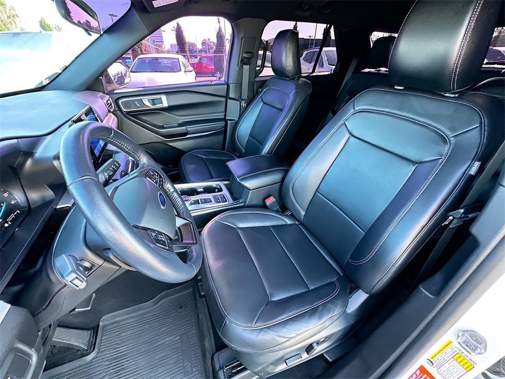 Used 2020 Ford Explorer XLT w/ Equipment Group 202A image 19