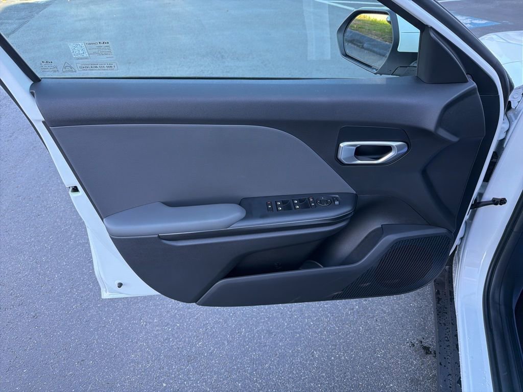 New 2025 Kia K4 LX image 29