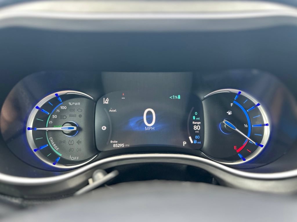 Used 2022 Chrysler Pacifica Touring-L w/ Uconnect Theater Family Group FWD image 25