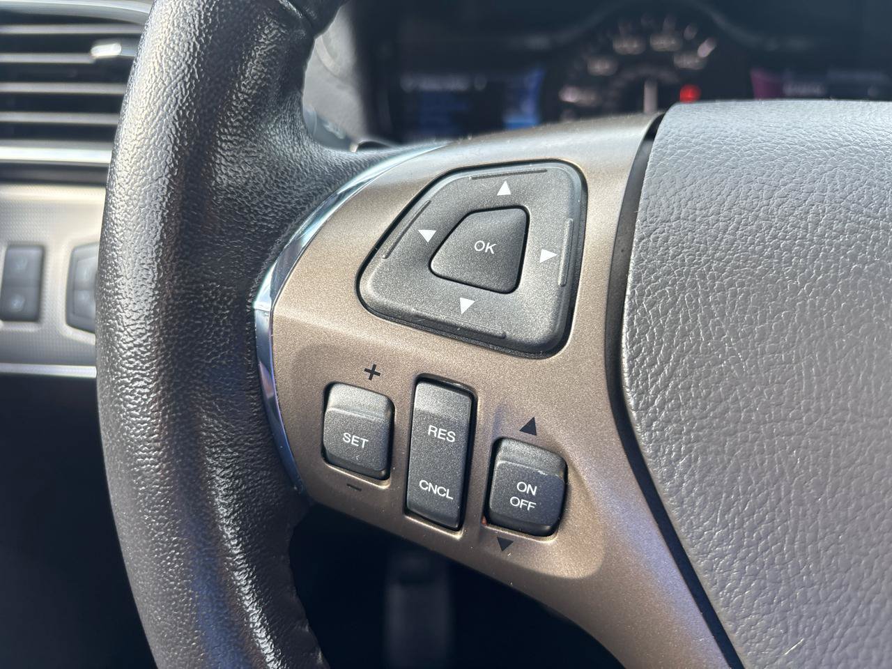 Used 2013 Lincoln MKX AWD image 16