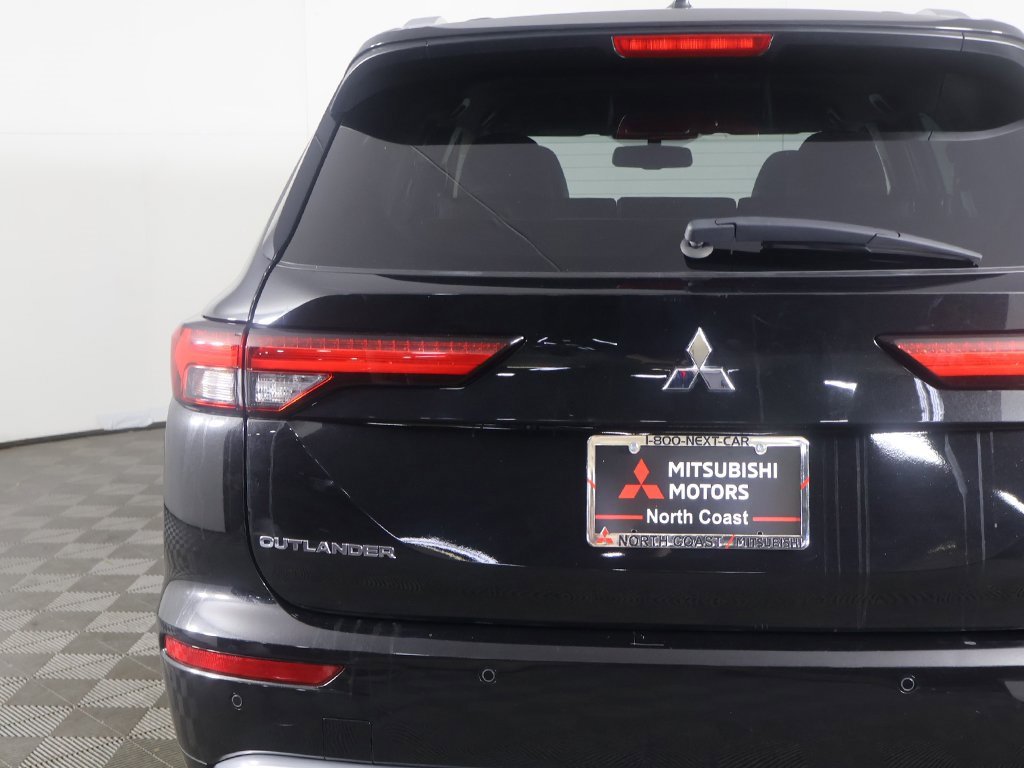Used 2023 Mitsubishi Outlander SEL image 14