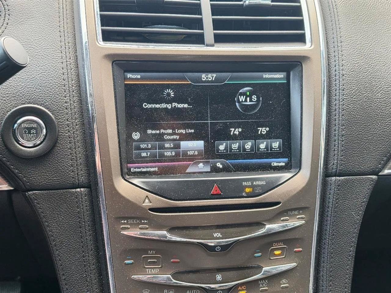 Used 2013 Lincoln MKX AWD image 15