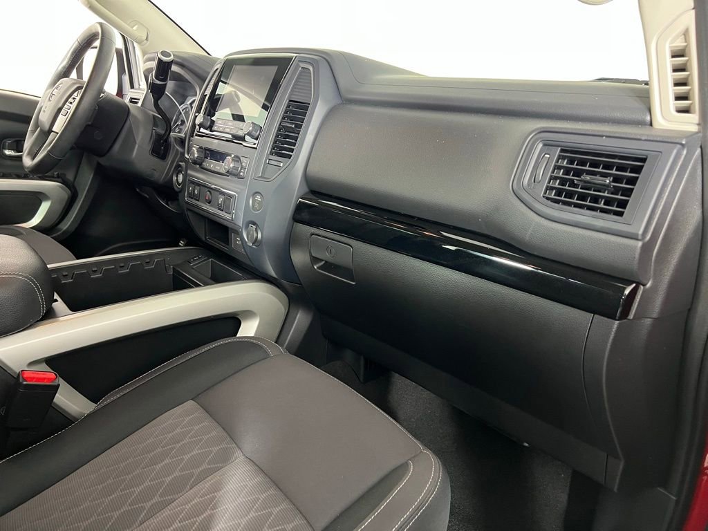 Used 2024 Nissan Titan SV w/ SV Convenience Package image 29