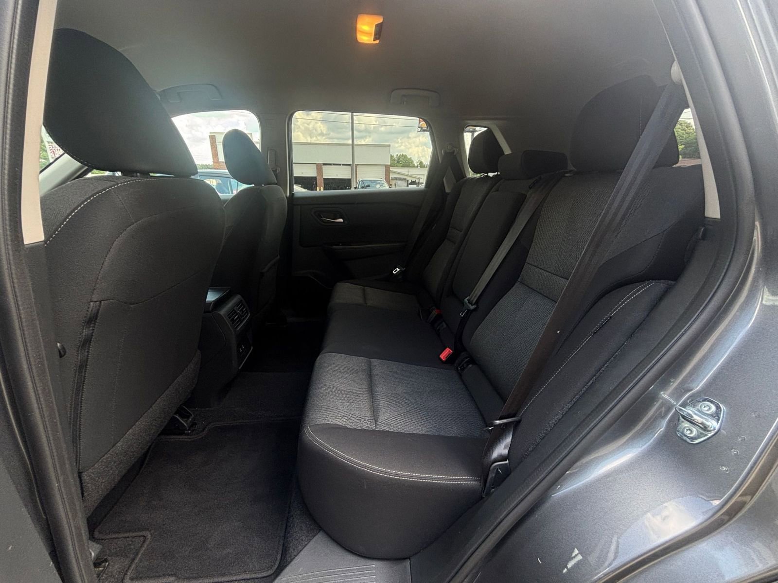 Used 2025 Nissan Rogue SV FWD image 28