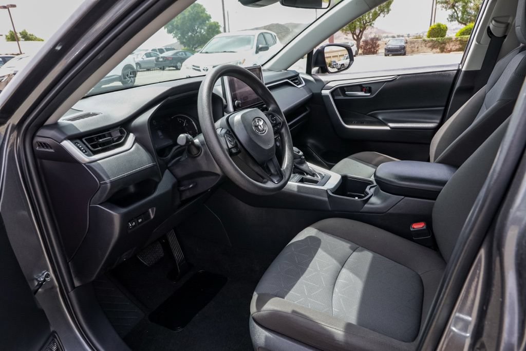 Used 2025 Toyota RAV4 XLE FWD image 16