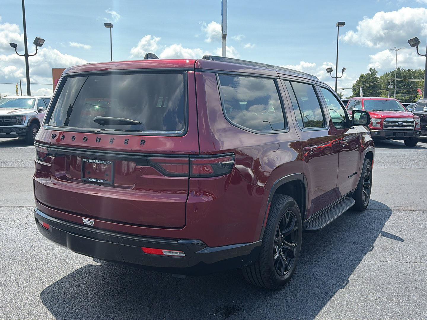 Used 2024 Jeep Wagoneer Series II AWD/4WD image 5