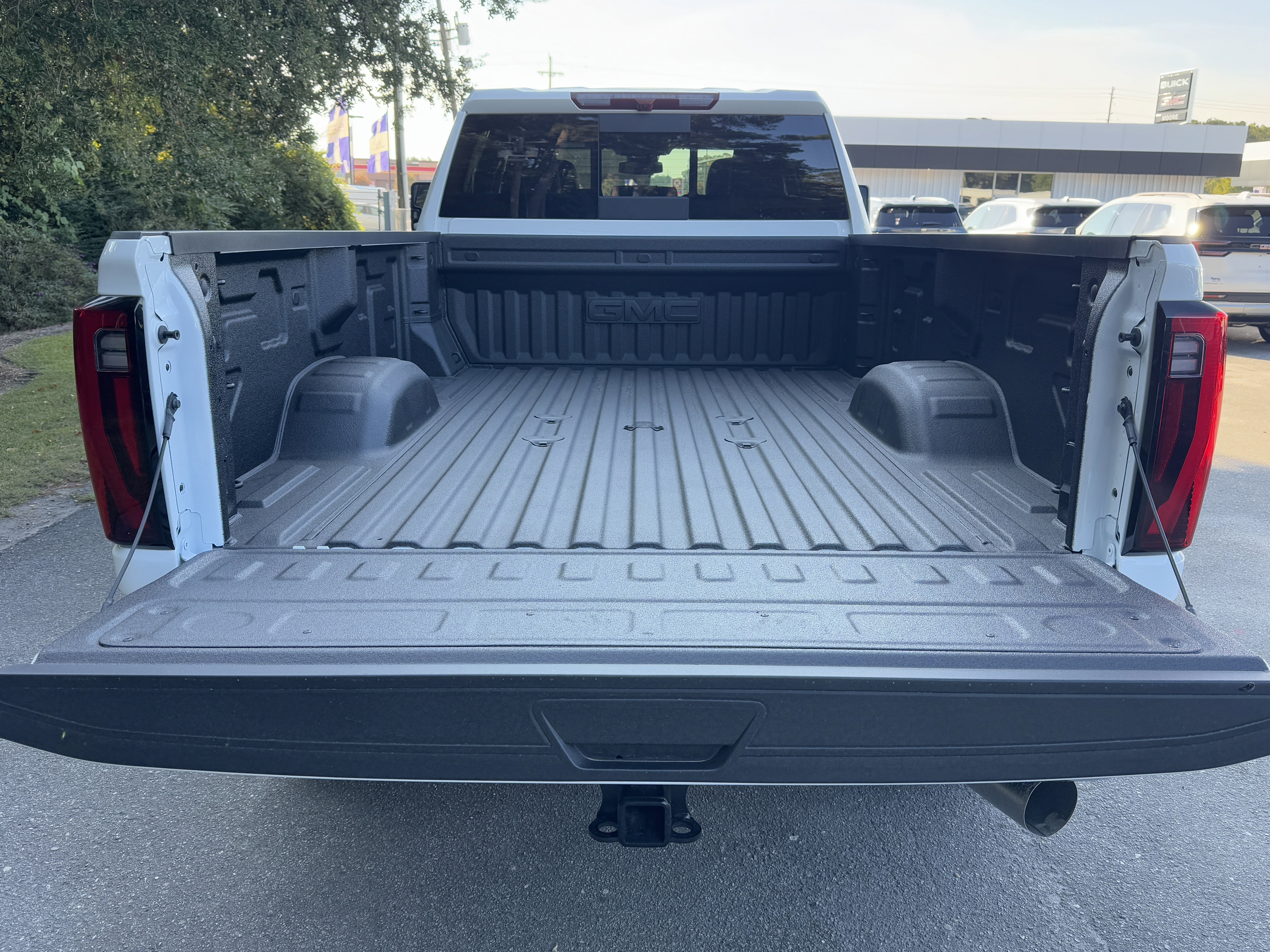 New 2026 GMC Sierra 2500 SLT w/ SLT Premium Package image 5