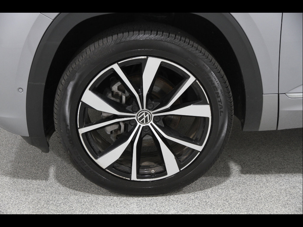 Used 2024 Volkswagen Atlas SEL Premium R-Line image 22