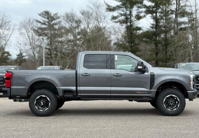 New 2026 Ford F350 Platinum w/ Tremor Off-Road Package image 3