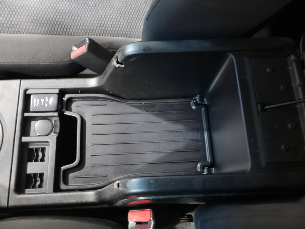 Used 2008 Mitsubishi Endeavor LS AWD/4WD image 28