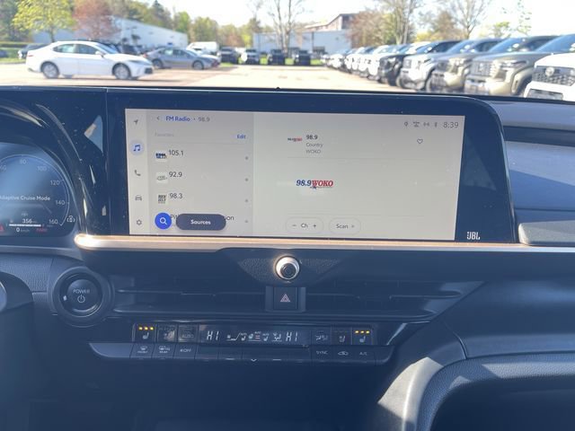 Used 2023 Toyota Crown Platinum AWD/4WD image 17