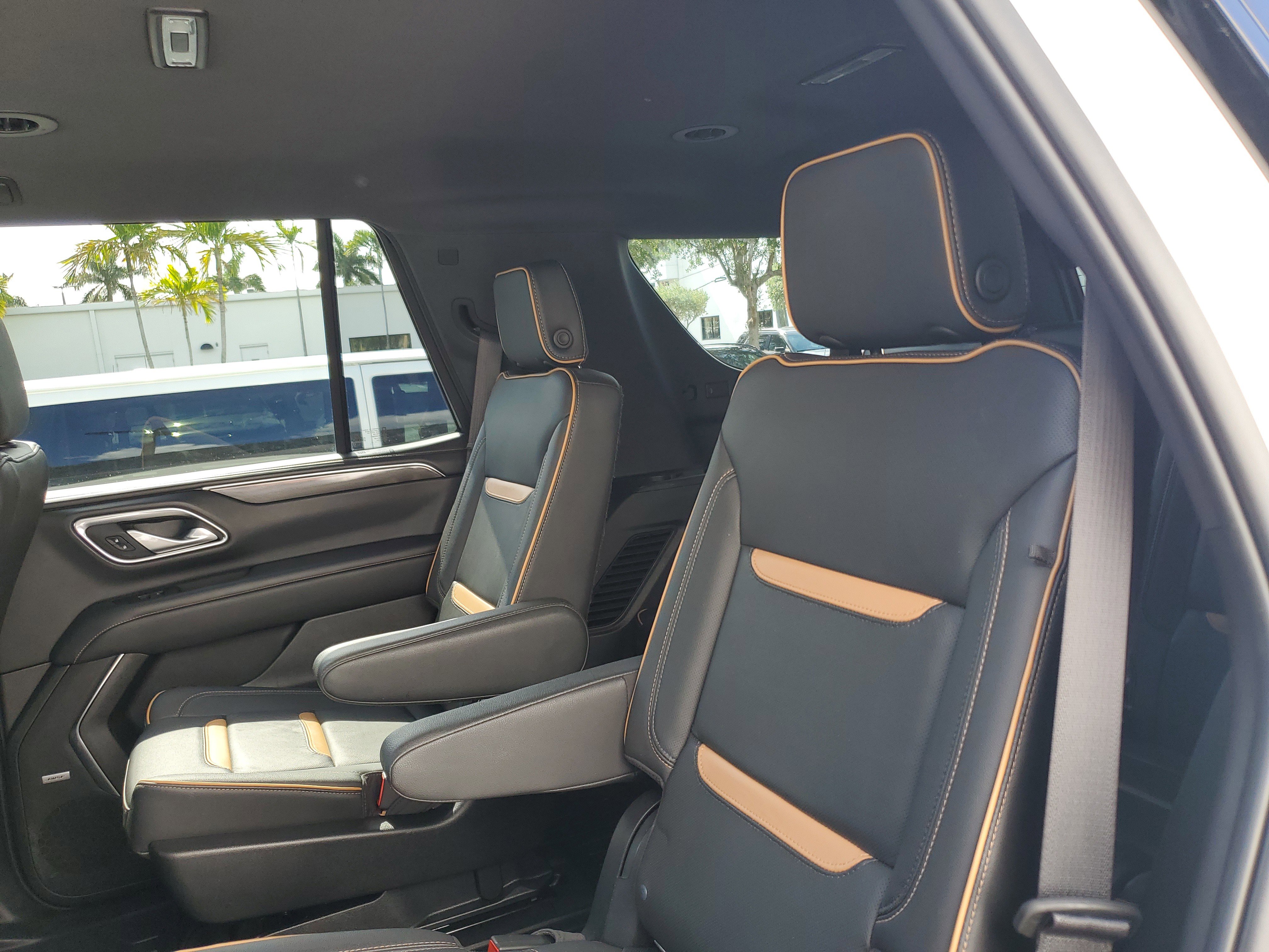 Used 2022 GMC Yukon AT4 AWD/4WD image 14