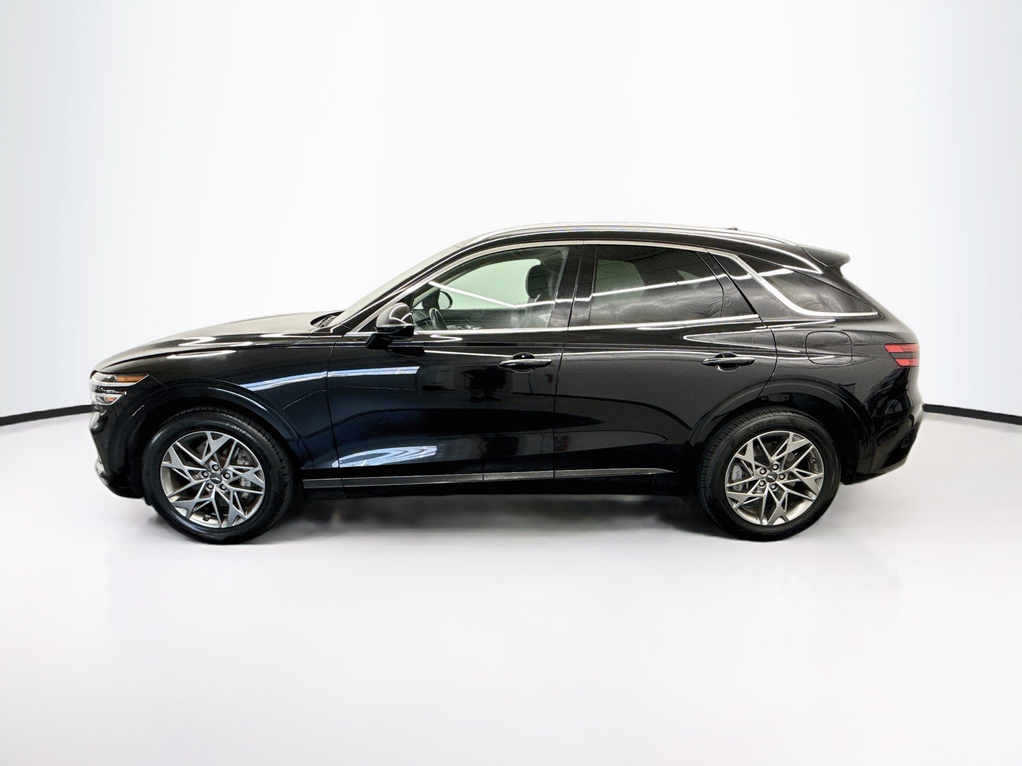Used 2025 Genesis GV70 2.5T AWD/4WD image 4