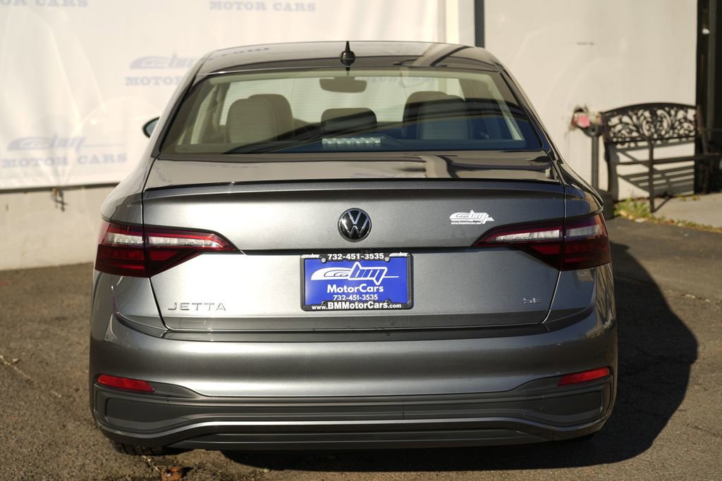 Used 2023 Volkswagen Jetta SE FWD image 6