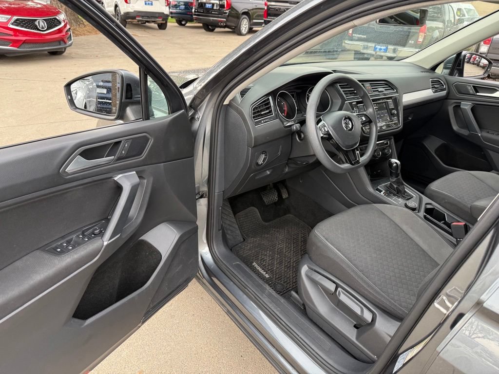 Used 2020 Volkswagen Tiguan S w/ 3rd Row Seat Package AWD/4WD image 10