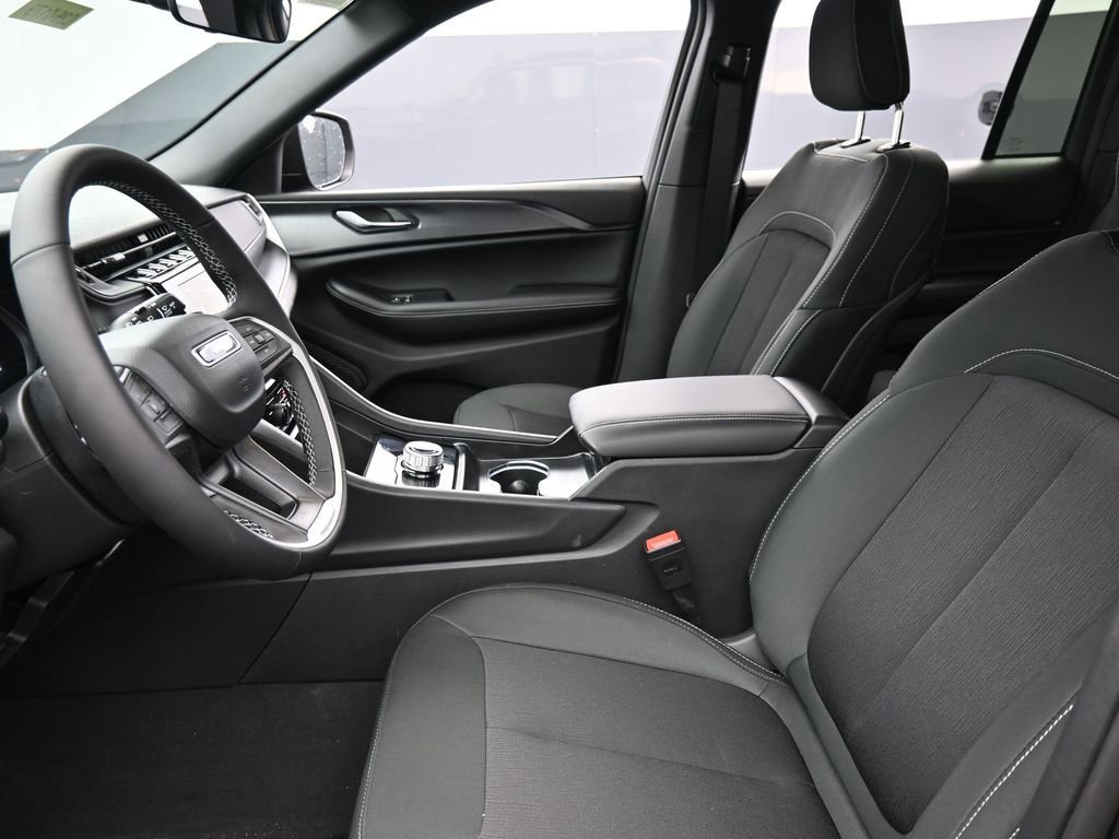 New 2026 Jeep Grand Cherokee Laredo image 10