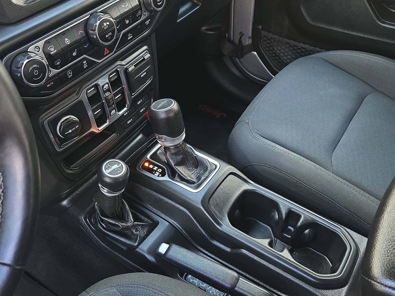 Used 2020 Jeep Gladiator Sport w/ Quick Order Package 24S image 26